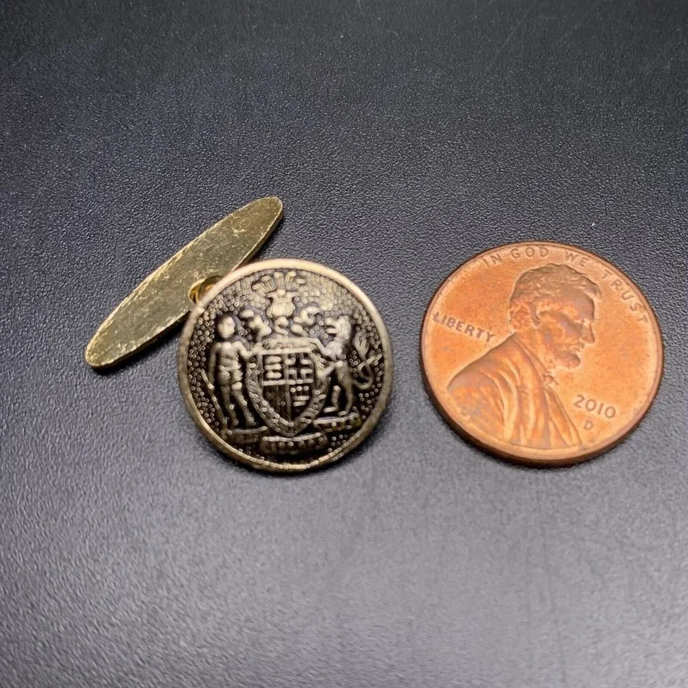 Crest Shield Lion Round Cufflinks